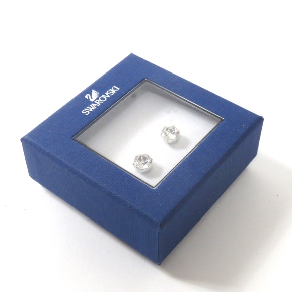 Swarovski Jewelry - NEW SWAROVSKI CLEAR CRYSTAL STUD EARRINGS ROUND
